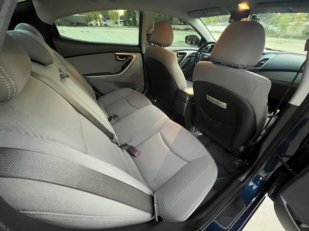 2015 Hyundai Elantra SE photo