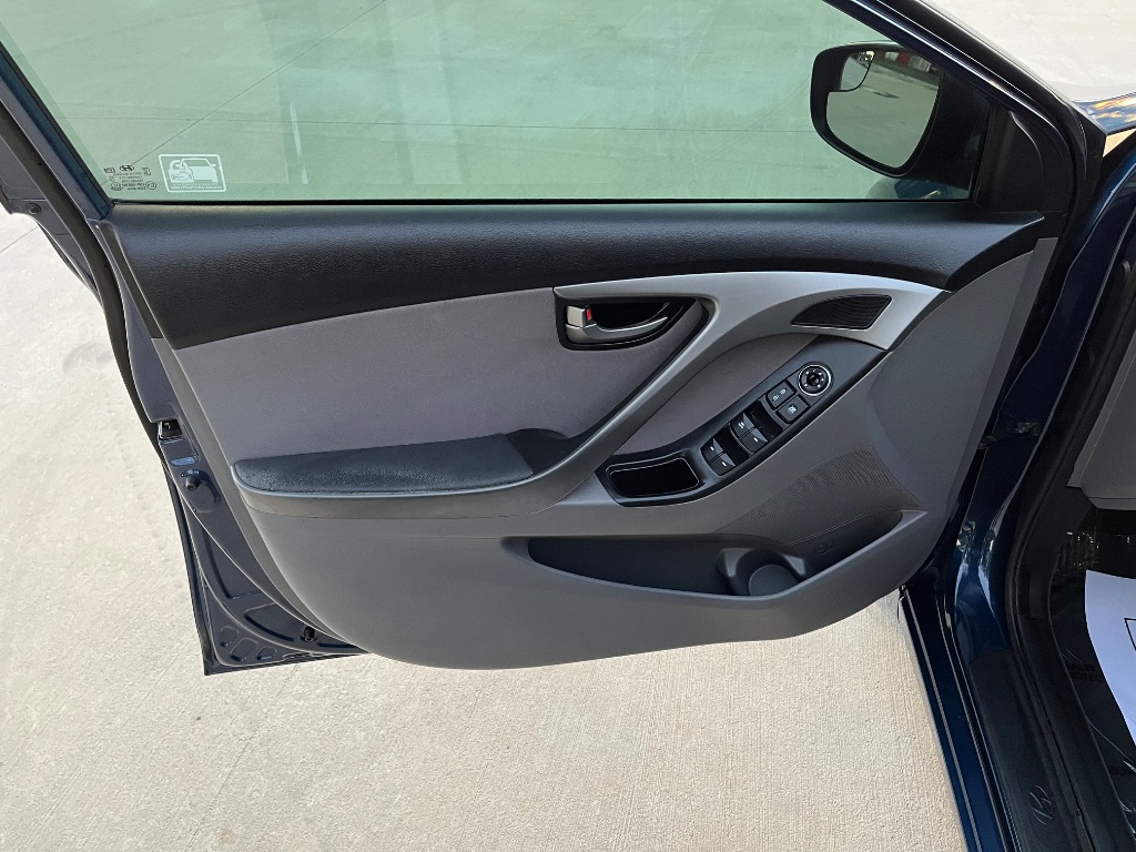 2015 Hyundai Elantra SE photo
