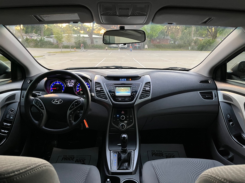 2015 Hyundai Elantra SE photo