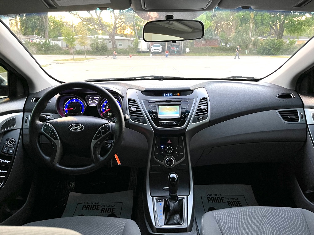 2015 Hyundai Elantra SE photo