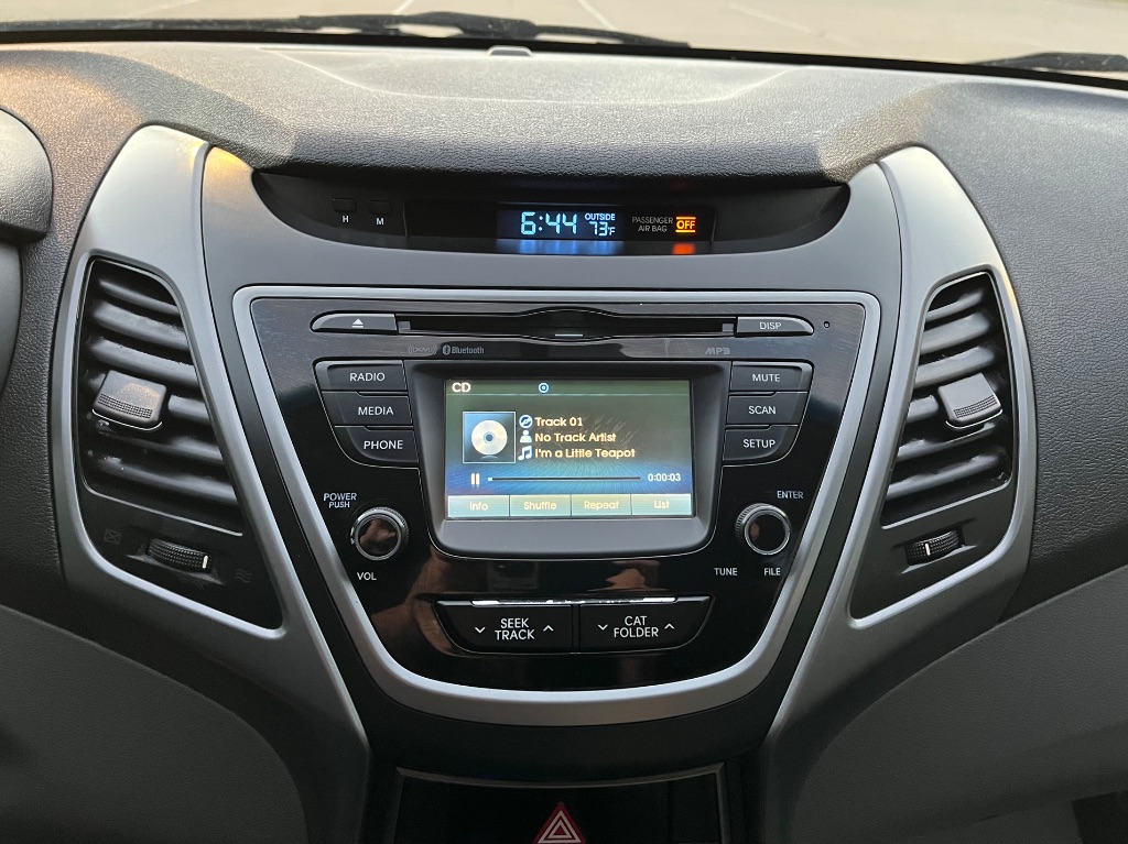 2015 Hyundai Elantra SE photo