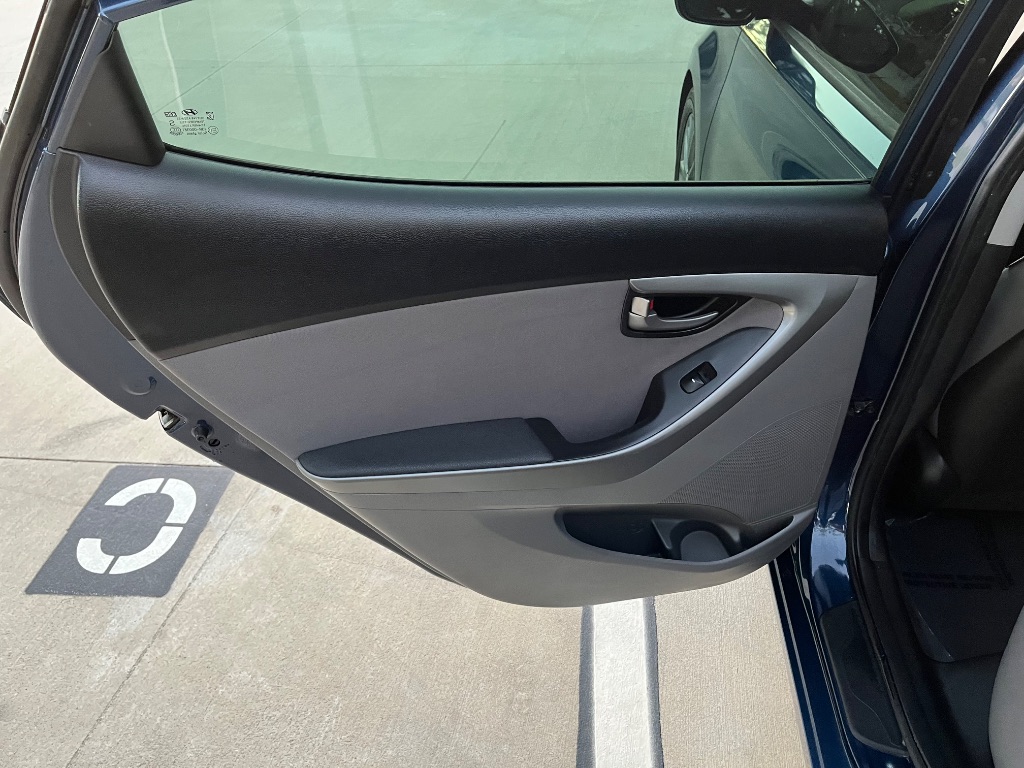 2015 Hyundai Elantra SE photo