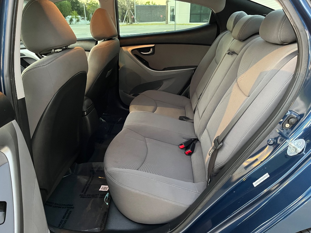 2015 Hyundai Elantra SE photo
