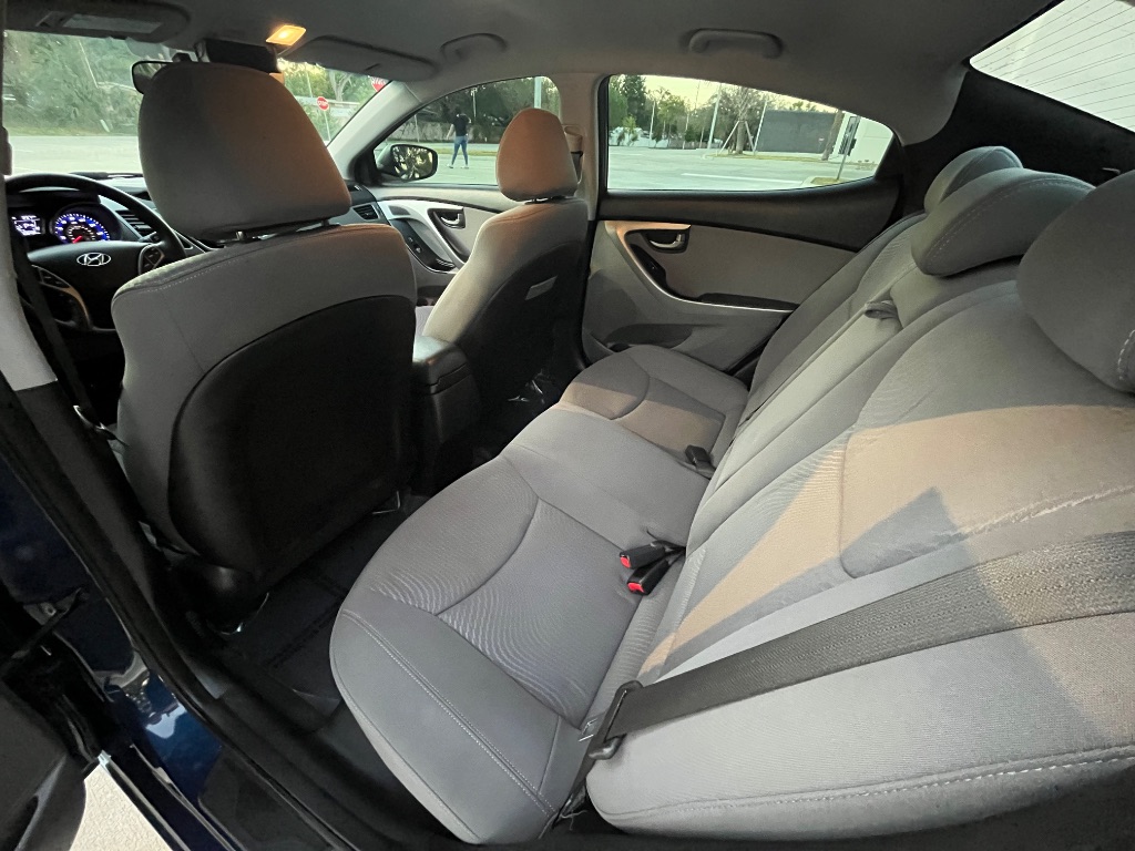 2015 Hyundai Elantra SE photo