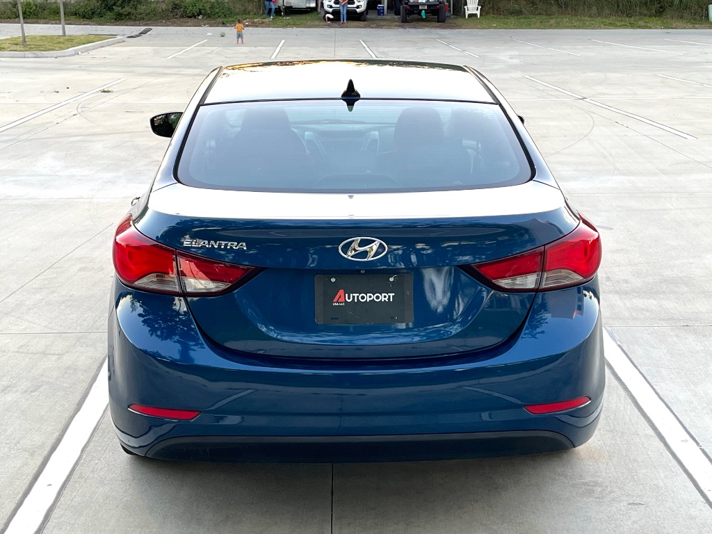 2015 Hyundai Elantra SE photo