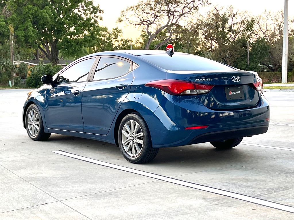 2015 Hyundai Elantra SE photo
