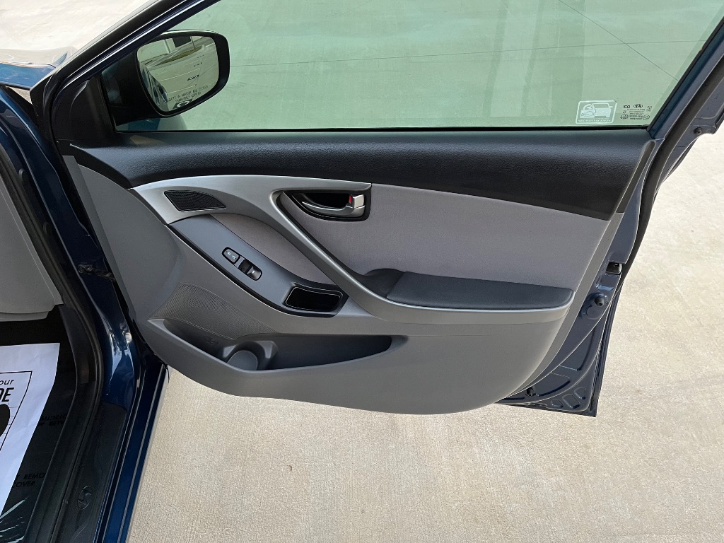 2015 Hyundai Elantra SE photo