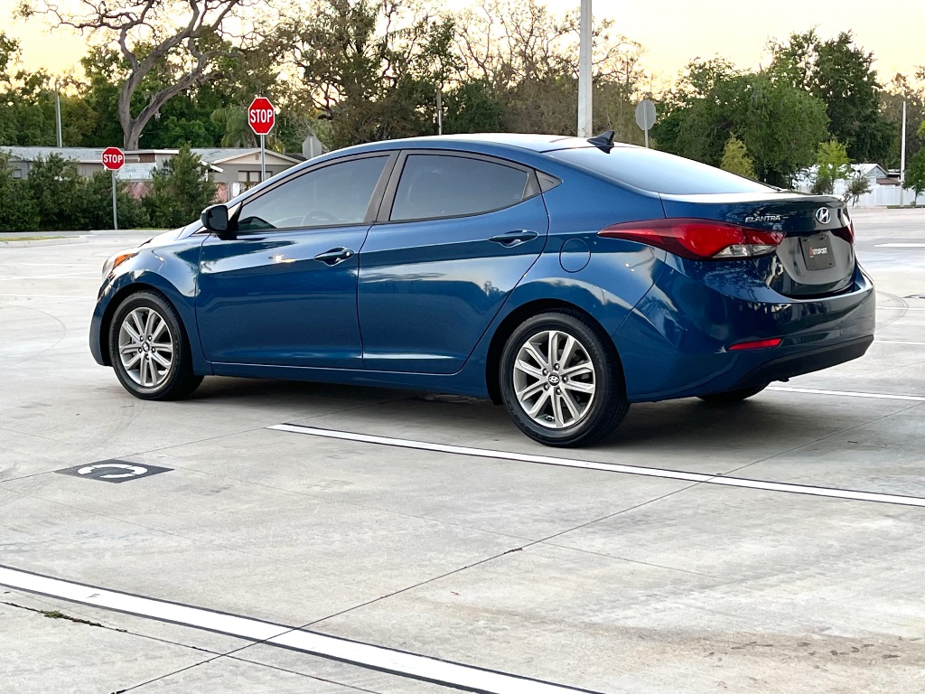 2015 Hyundai Elantra SE photo