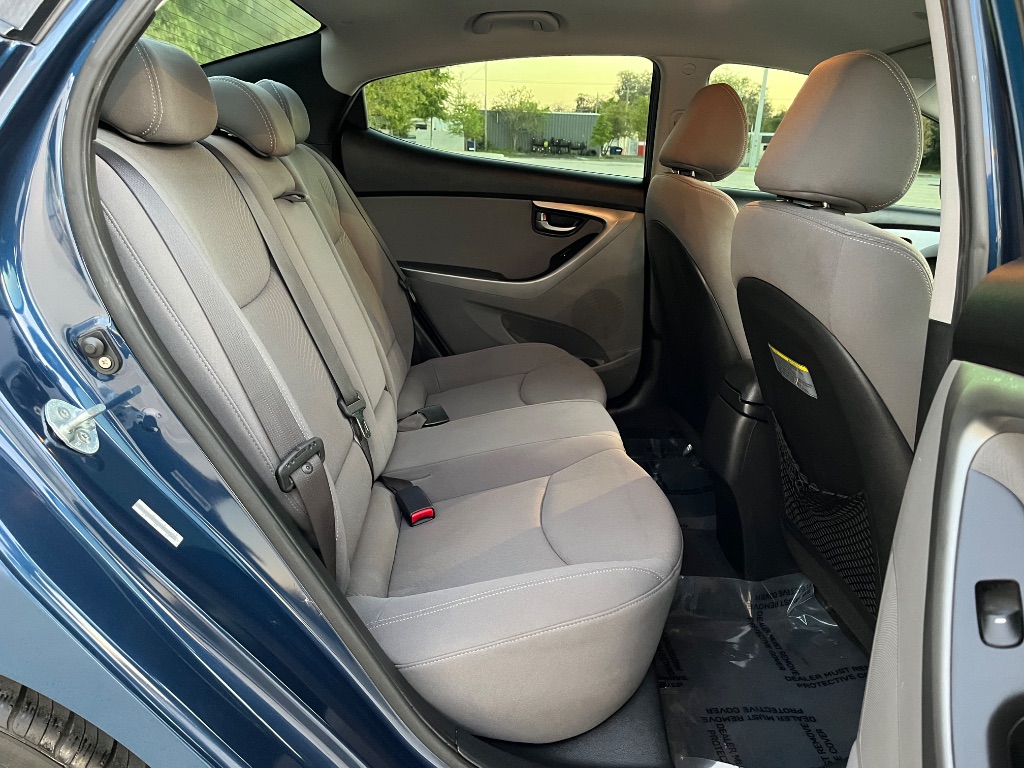 2015 Hyundai Elantra SE photo