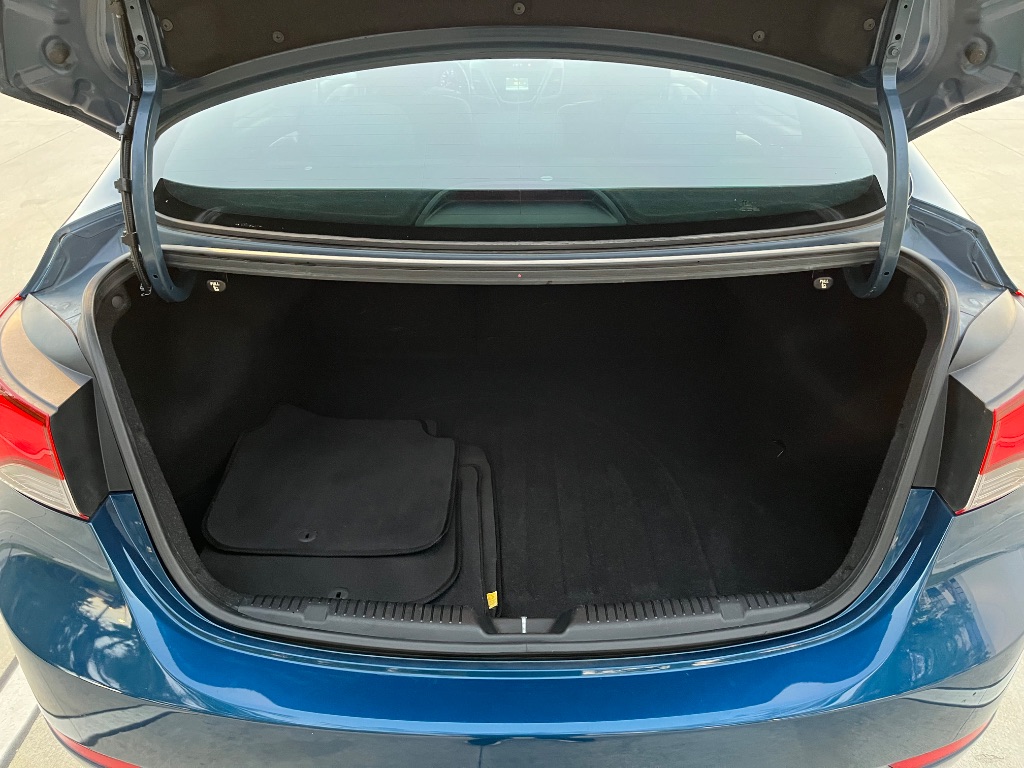 2015 Hyundai Elantra SE photo