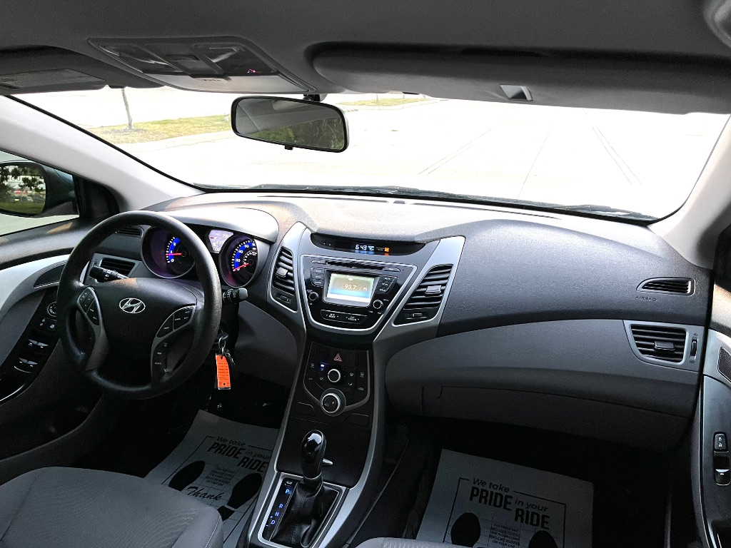 2015 Hyundai Elantra SE photo