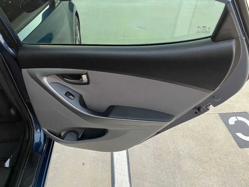 2015 Hyundai Elantra SE photo