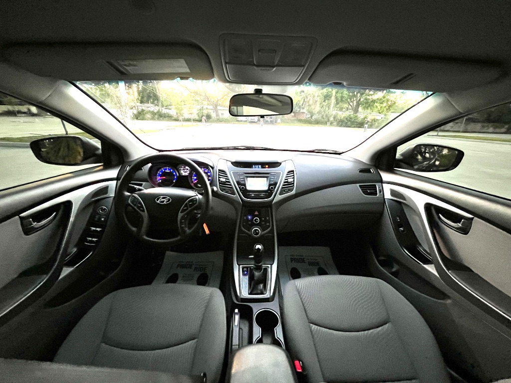 2015 Hyundai Elantra SE photo