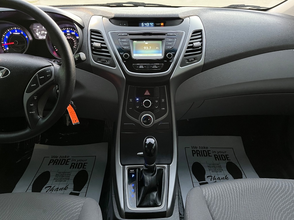 2015 Hyundai Elantra SE photo