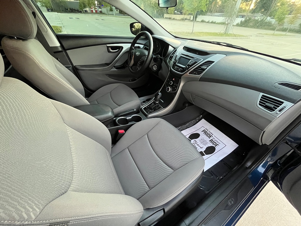 2015 Hyundai Elantra SE photo