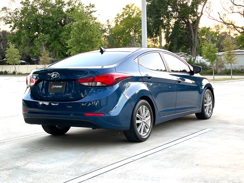 2015 Hyundai Elantra SE photo