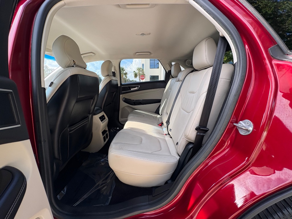 2016 Ford Edge - $10,995