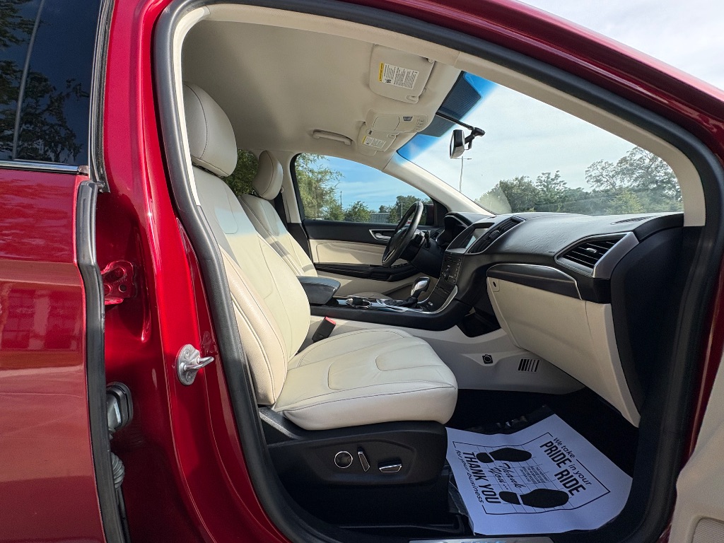 2016 Ford Edge - $10,995