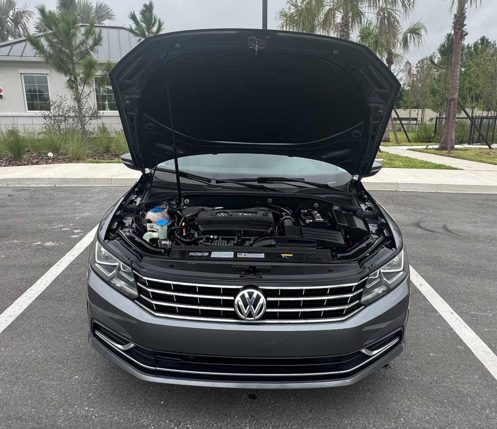 2016 Volkswagen Passat S photo