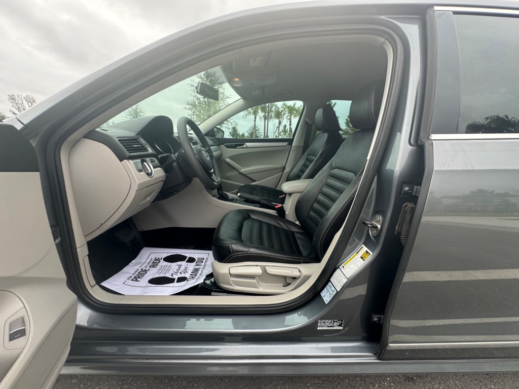 2016 Volkswagen Passat S photo