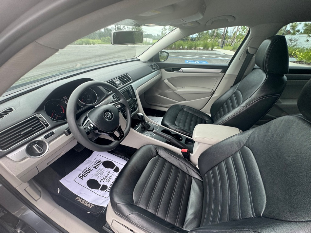 2016 Volkswagen Passat S photo