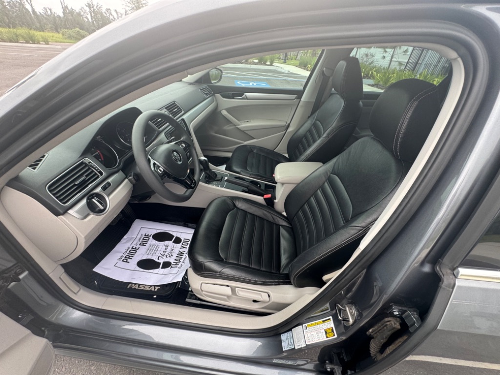 2016 Volkswagen Passat S photo