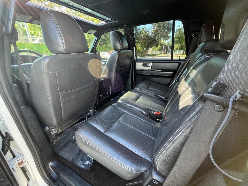 2016 Ford Expedition - $13,995