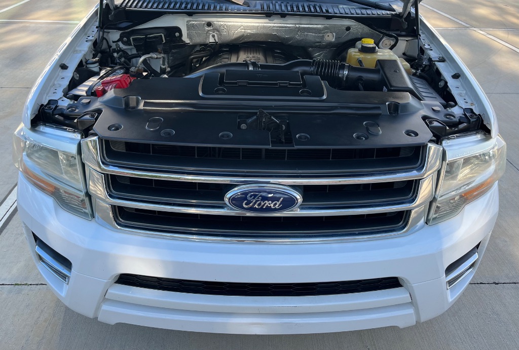 2016 Ford Expedition - $13,995