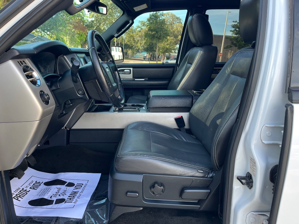 2016 Ford Expedition - $13,995