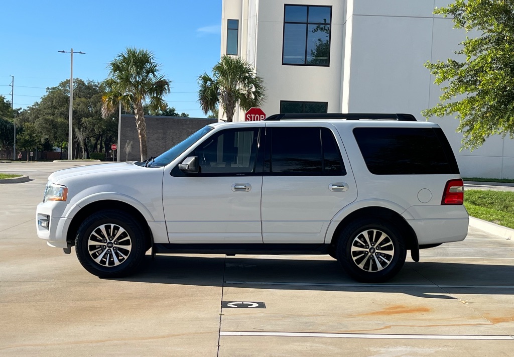 2016 Ford Expedition - $13,995