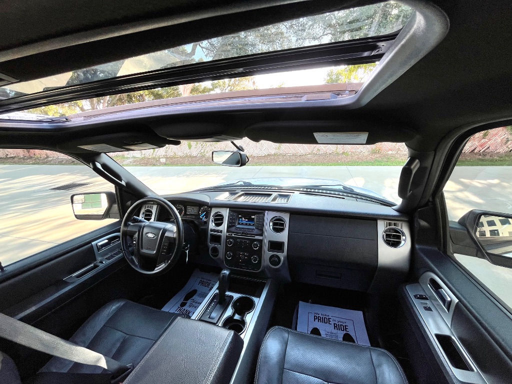 2016 Ford Expedition - $13,995