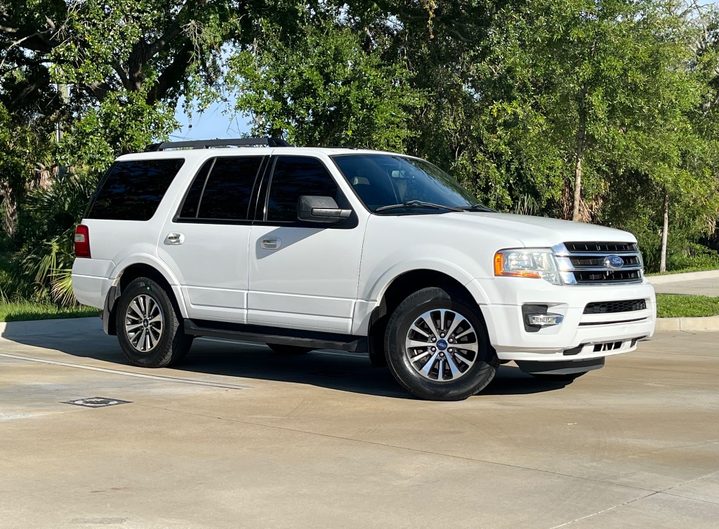 2016 Ford Expedition - $13,995