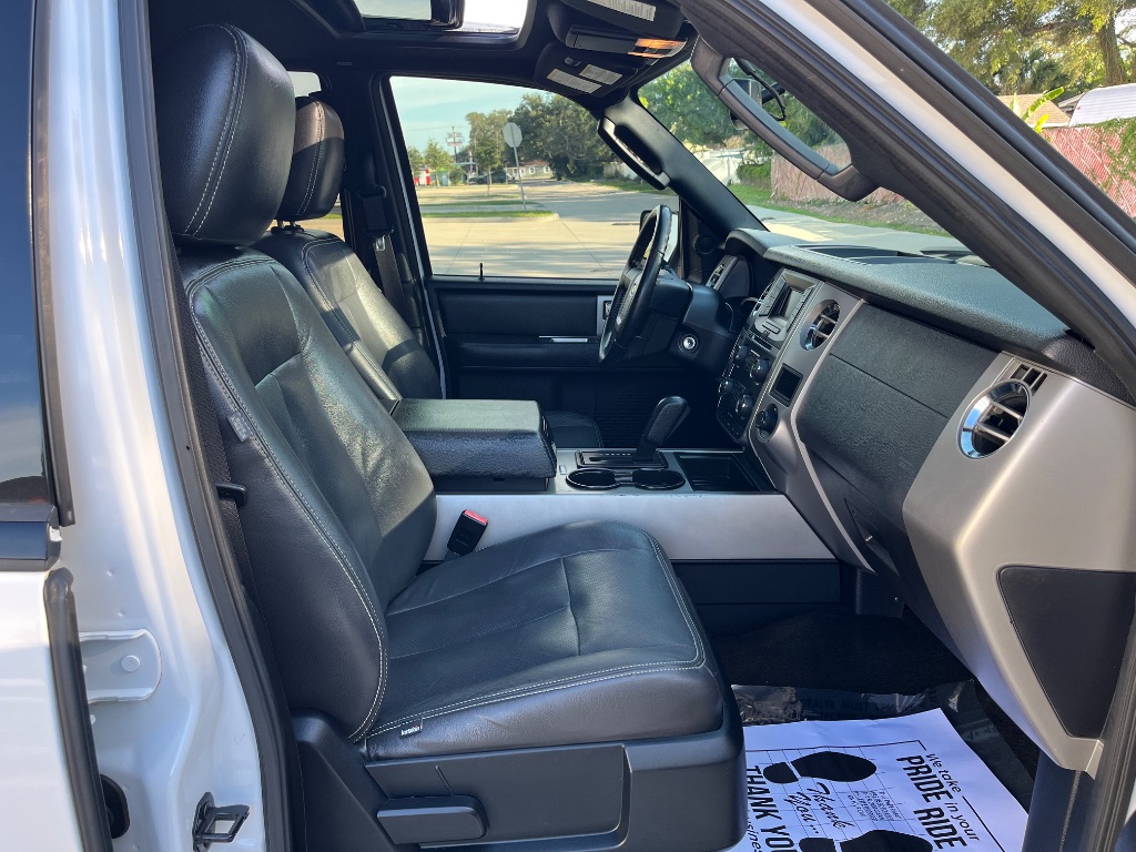 2016 Ford Expedition - $13,995