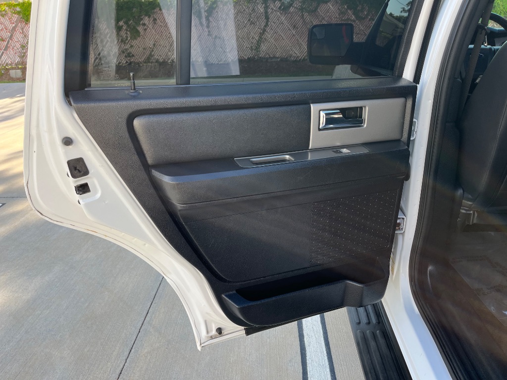 2016 Ford Expedition - $13,995