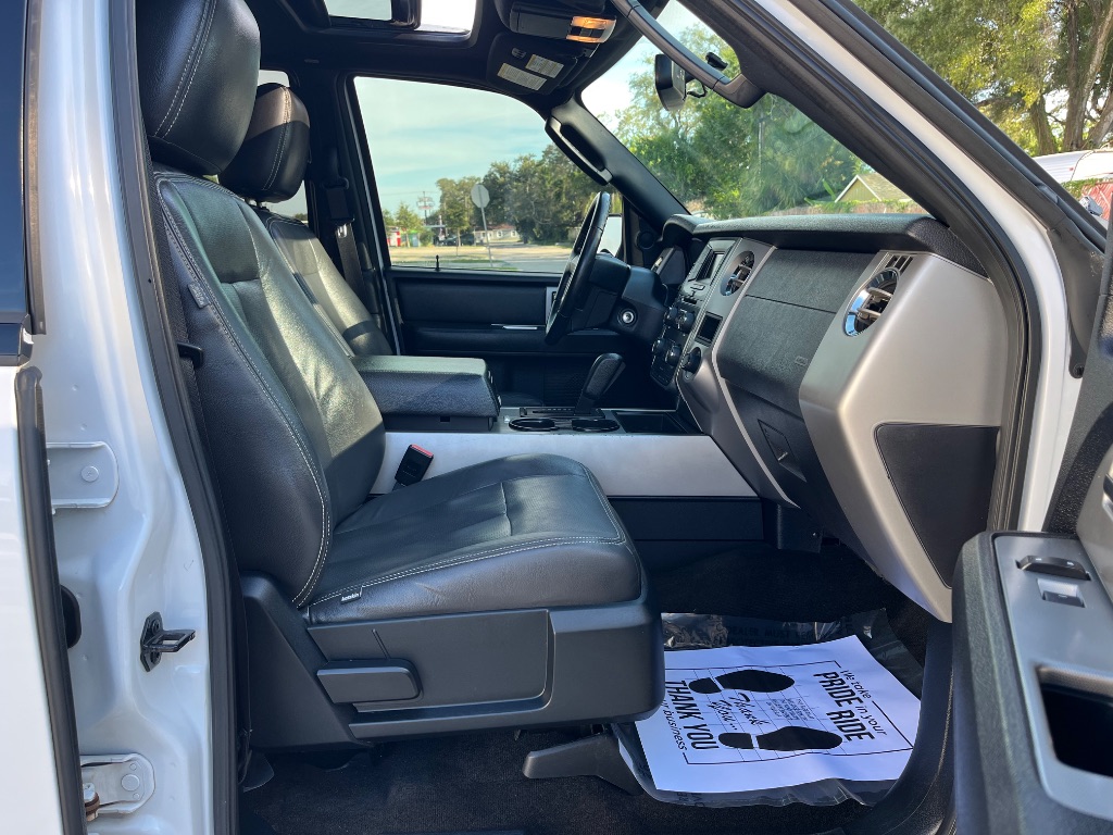 2016 Ford Expedition - $13,995