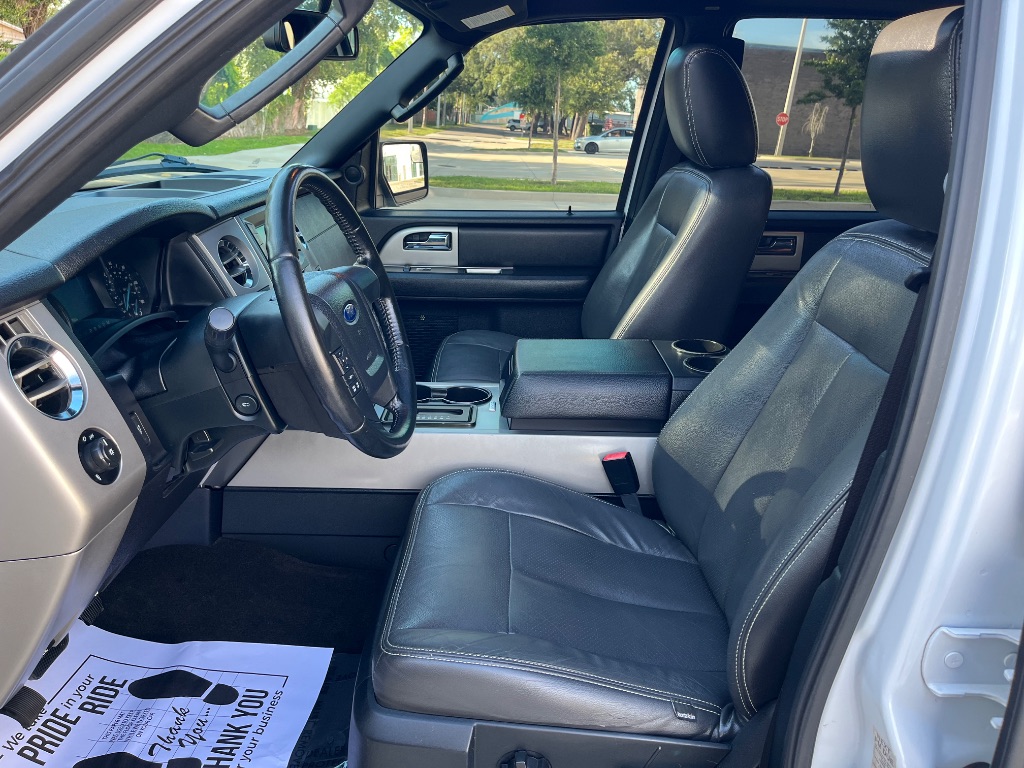 2016 Ford Expedition - $13,995