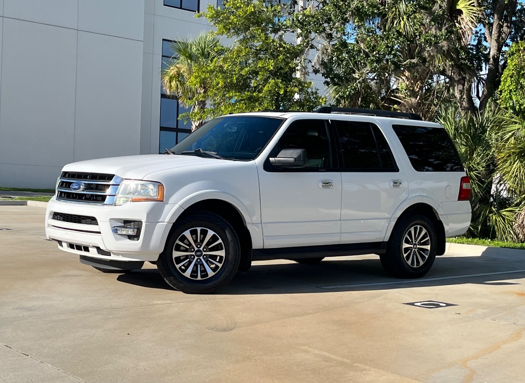 2016 Ford Expedition - $13,995