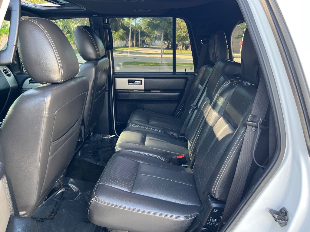 2016 Ford Expedition - $13,995