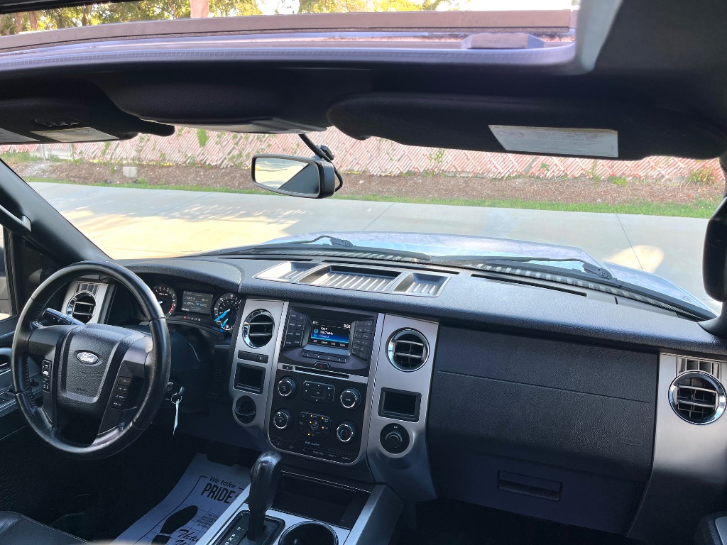 2016 Ford Expedition - $13,995