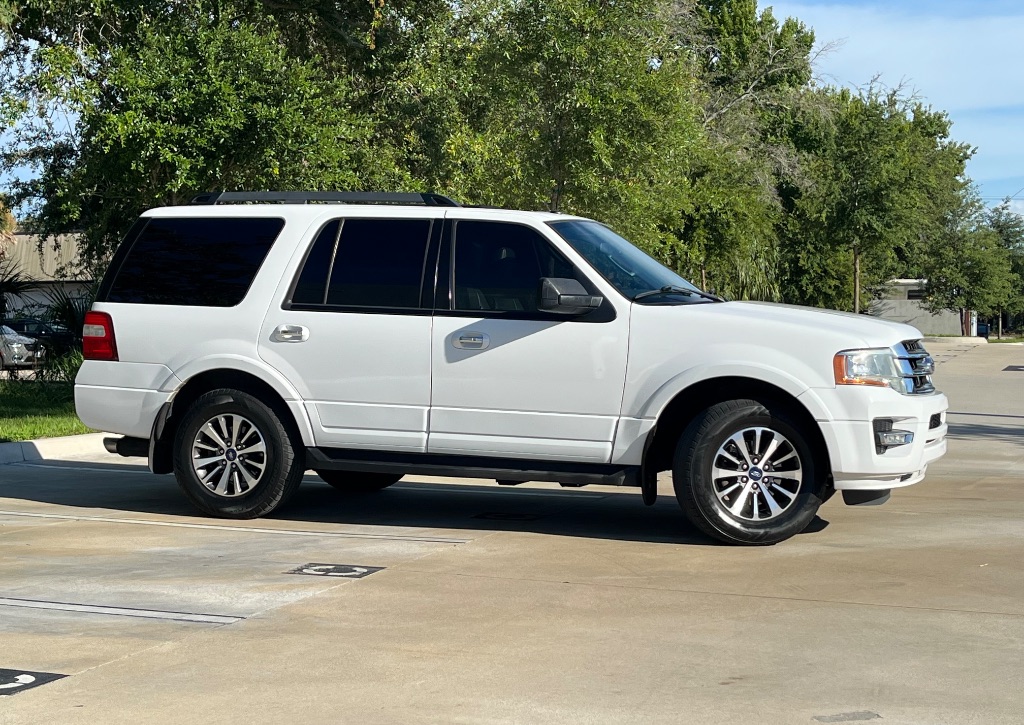 2016 Ford Expedition - $13,995