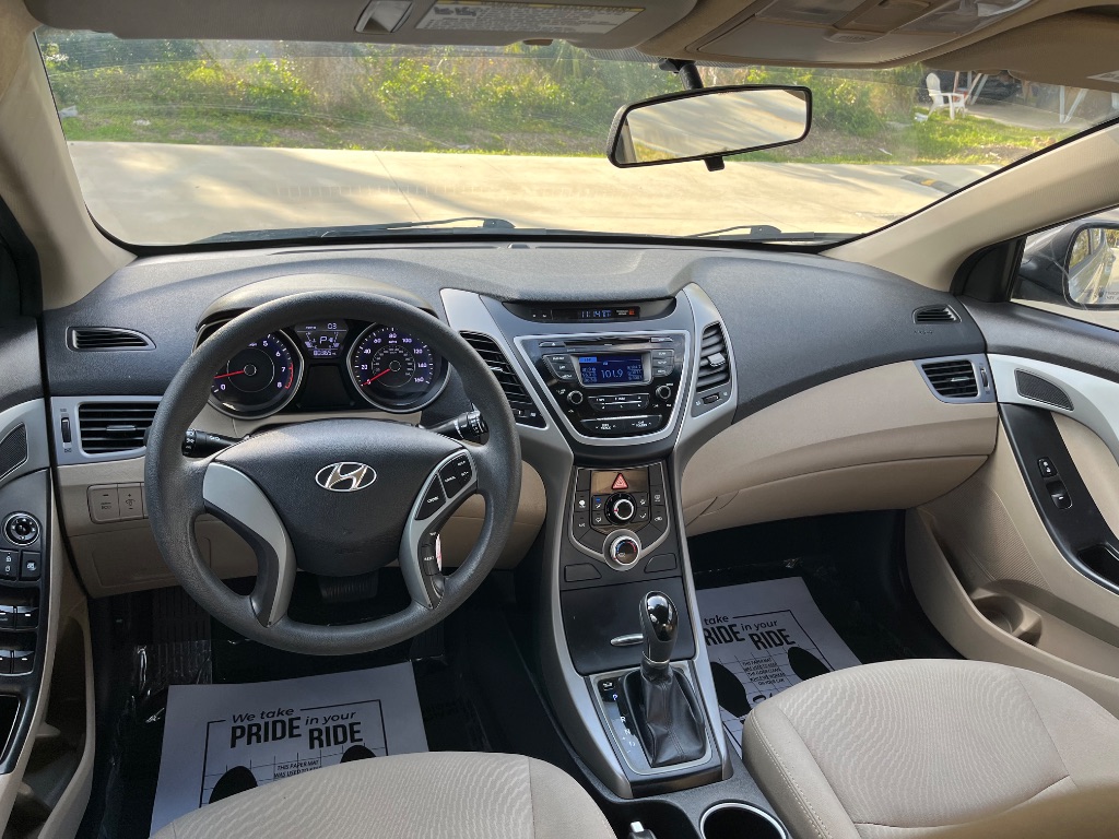 2016 Hyundai Elantra SE photo