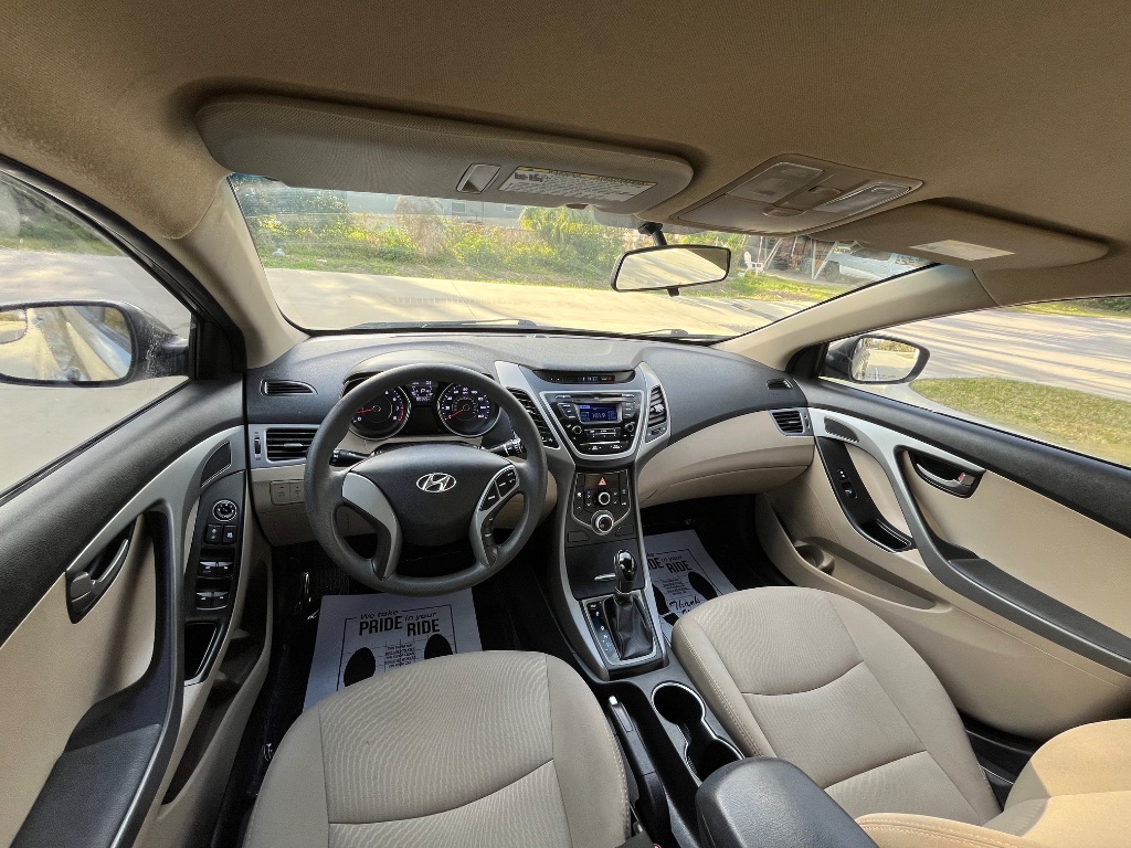 2016 Hyundai Elantra SE photo