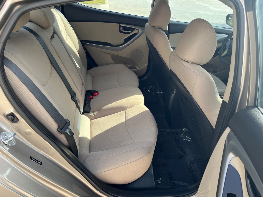 2016 Hyundai Elantra SE photo
