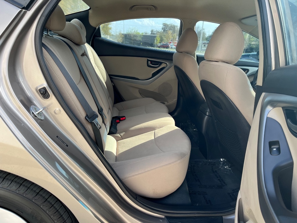 2016 Hyundai Elantra SE photo