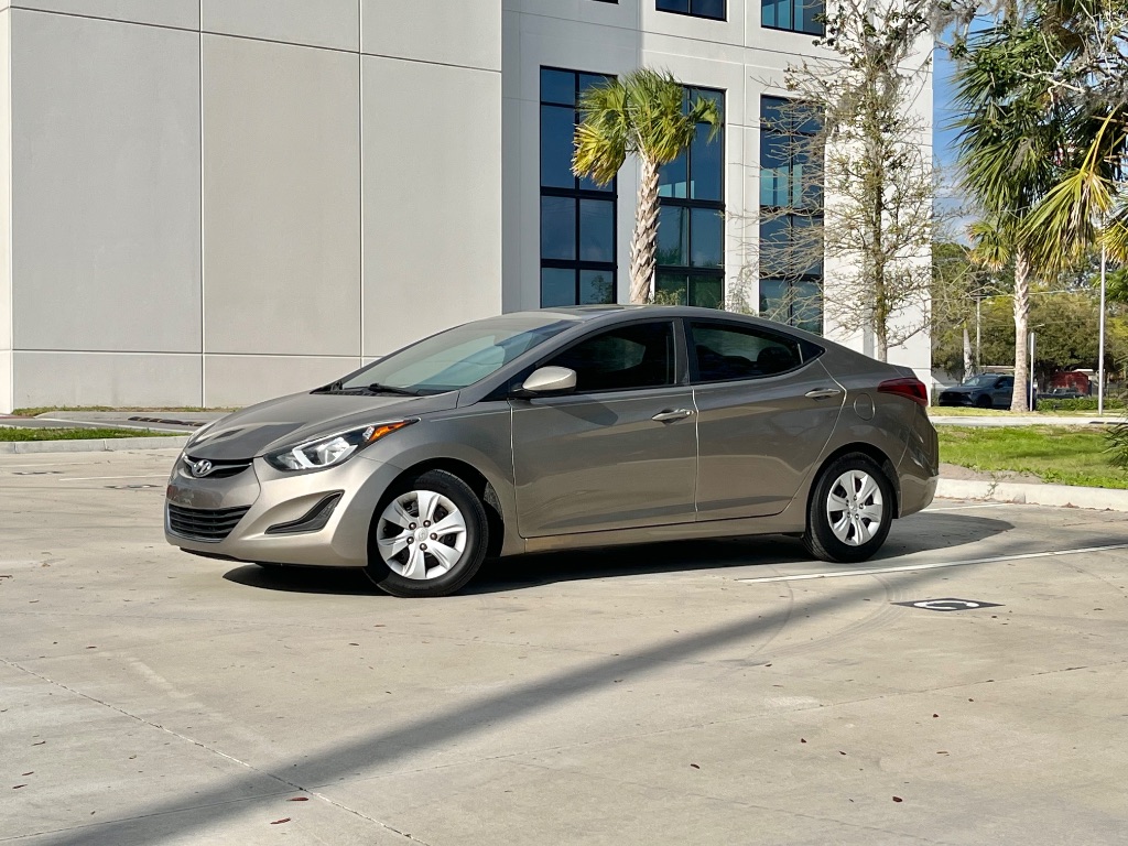 2016 Hyundai Elantra SE photo