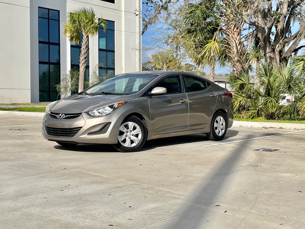 2016 Hyundai Elantra SE photo