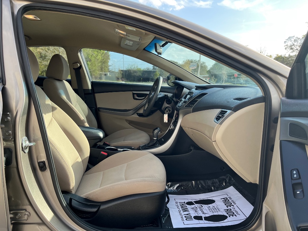 2016 Hyundai Elantra SE photo