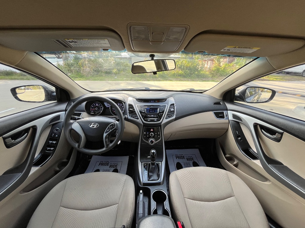 2016 Hyundai Elantra SE photo