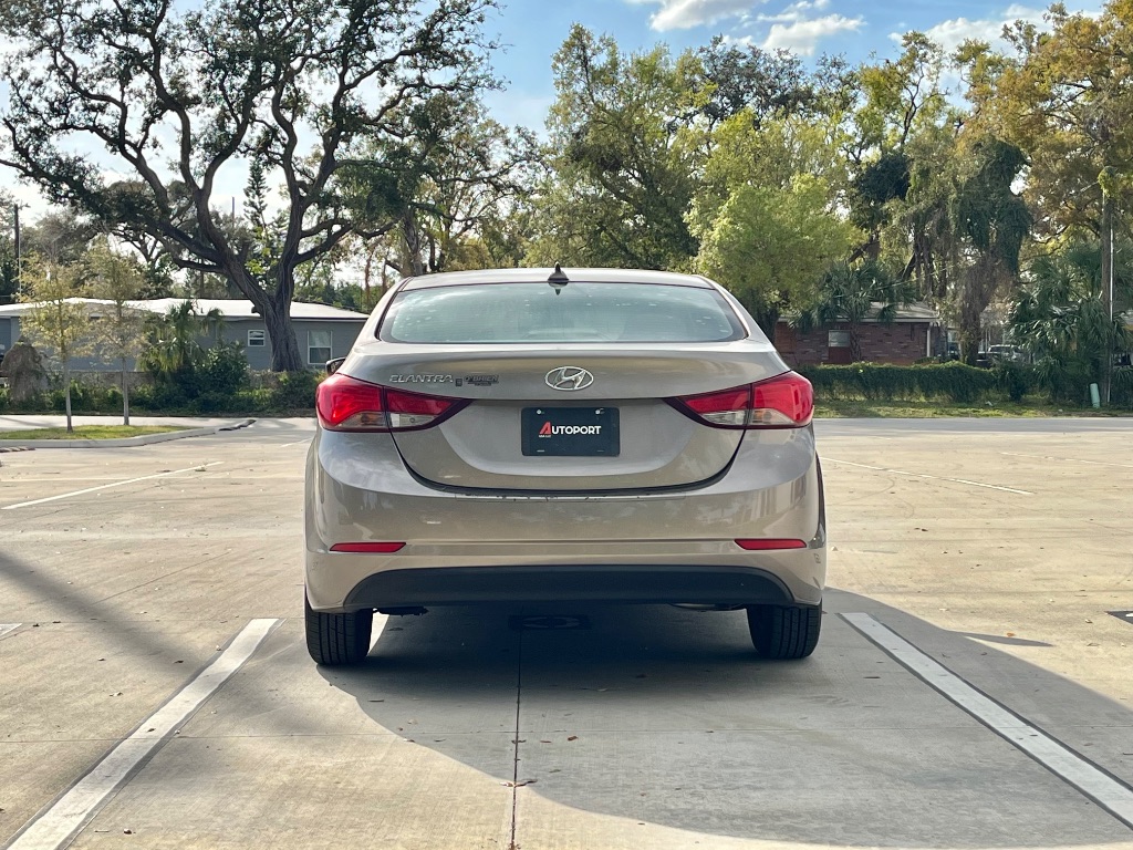 2016 Hyundai Elantra SE photo