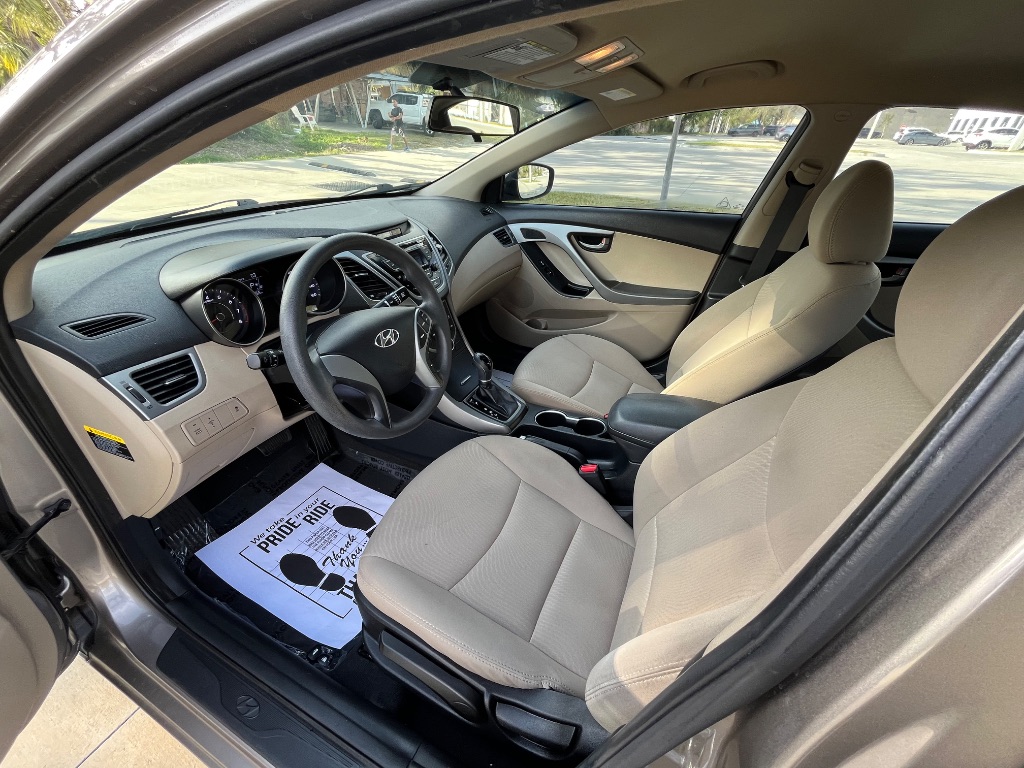 2016 Hyundai Elantra SE photo